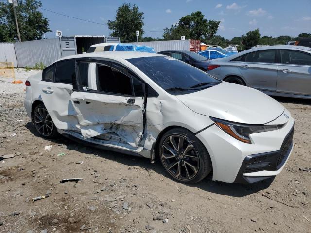 JTDS4RCE5LJ041912 - 2020 TOYOTA COROLLA SE WHITE photo 4