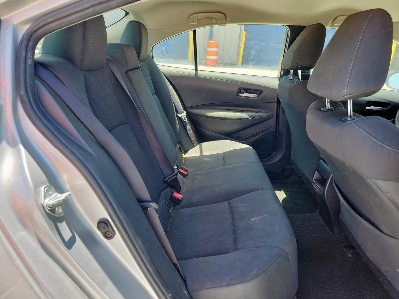 JTDEPRAE7LJ086681 - 2020 TOYOTA COROLLA LE 银色 照片 10