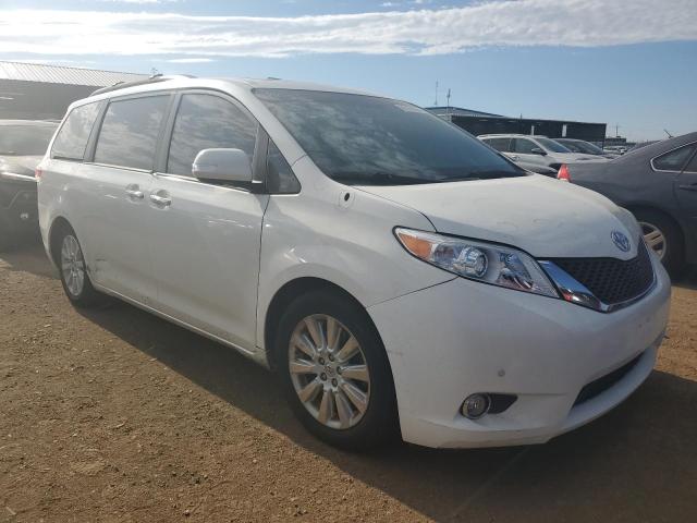 5TDYK3DC2DS339414 - 2013 TOYOTA SIENNA XLE WHITE photo 4