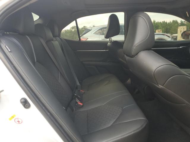 4T1B61HK2JU133738 - 2018 TOYOTA CAMRY XSE WHITE photo 10