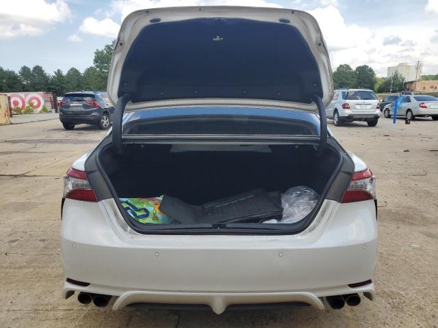 4T1B61HK2JU133738 - 2018 TOYOTA CAMRY XSE WHITE photo 6