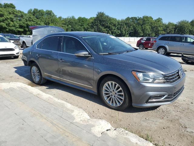 1VWBT7A33HC012863 - 2017 VOLKSWAGEN PASSAT SE GRAY photo 4