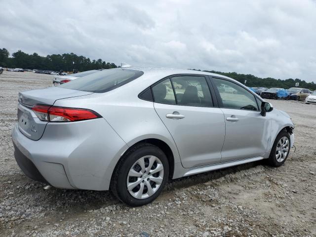 JTDBCMFE1S3092845 - 2025 TOYOTA COROLLA LE SILVER photo 3