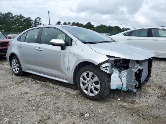 JTDBCMFE1S3092845 - 2025 TOYOTA COROLLA LE SILVER photo 4