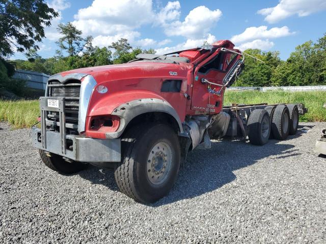 1M2AX07C2HM033971 - 2017 MACK 700 GU700 RED photo 2