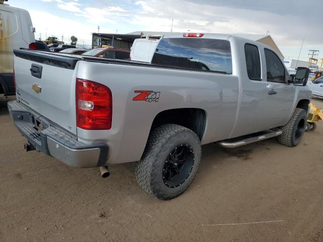 1GCSKSE37AZ199692 - 2010 CHEVROLET SILVERADO K1500 LT GRAY photo 3