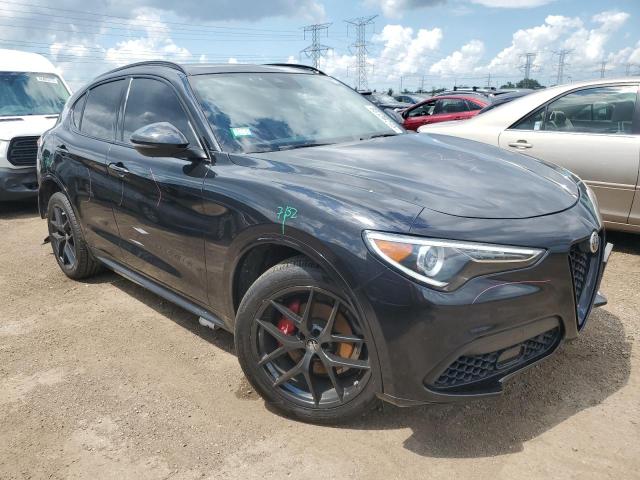 ZASPAKBN6M7D17334 - 2021 ALFA ROMEO STELVIO TI 黑色 照片 4