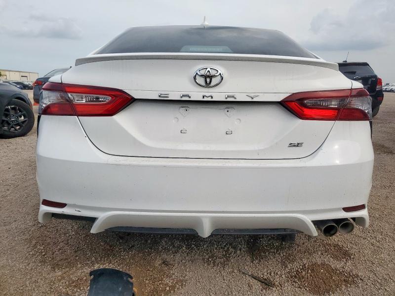 4T1T11AK6RU846084 - 2024 TOYOTA CAMRY SE NIGHT SHADE WHITE photo 6