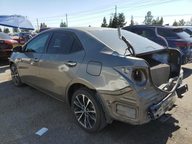 5YFBURHEXJP854504 - 2018 TOYOTA COROLLA L GRAY photo 2