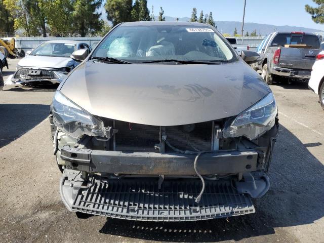 5YFBURHEXJP854504 - 2018 TOYOTA COROLLA L GRAY photo 5