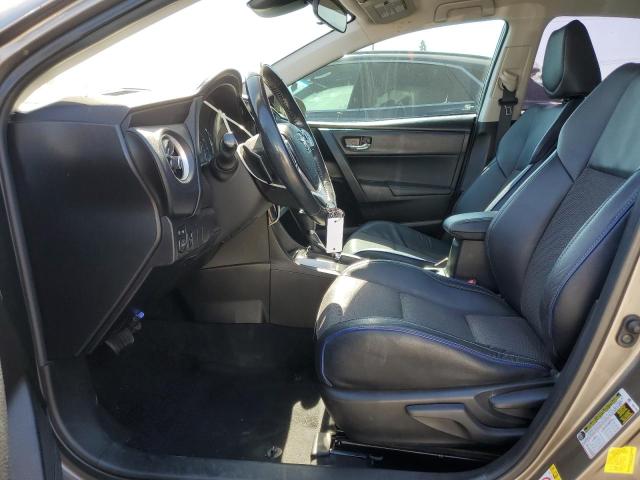 5YFBURHEXJP854504 - 2018 TOYOTA COROLLA L GRAY photo 7