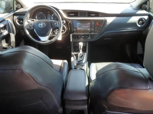 5YFBURHEXJP854504 - 2018 TOYOTA COROLLA L GRAY photo 8