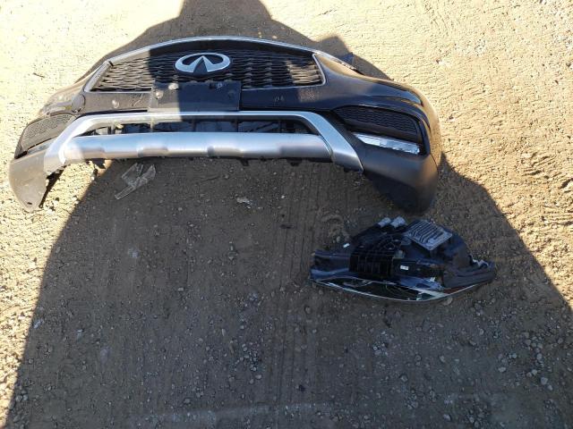 SJKCH5CR4JA055685 - 2018 INFINITI QX30 BASE أسود صورة 12