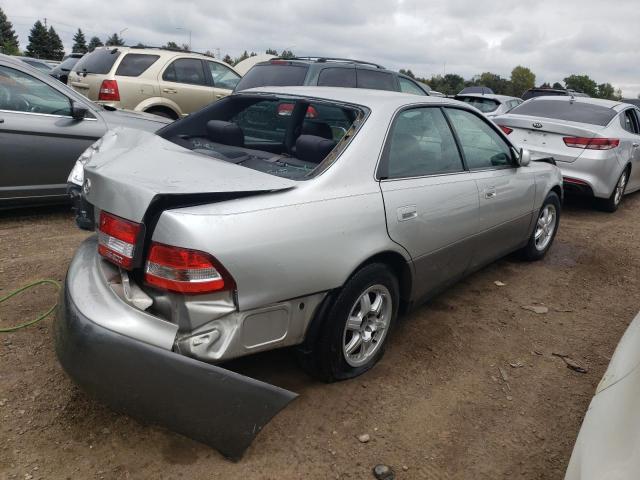 JT8BF28G6Y5077781 - 2000 LEXUS ES 300 SILVER photo 3