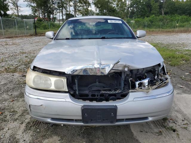 1LNHM82W11Y728044 - 2001 LINCOLN TOWN CAR SIGNATURE SILVER photo 5