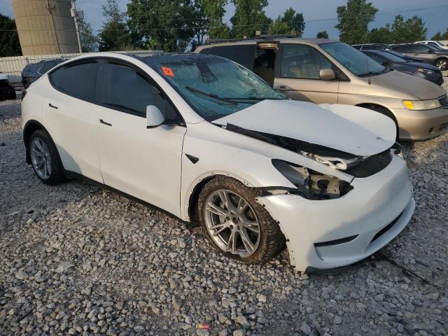 5YJYGDEE7LF049972 - 2020 TESLA MODEL Y WHITE photo 4