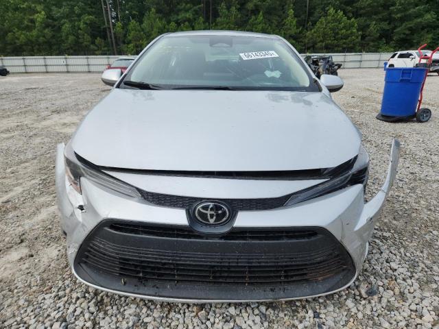 5YFB4MDE5PP018648 - 2023 TOYOTA COROLLA LE Silber Foto 5