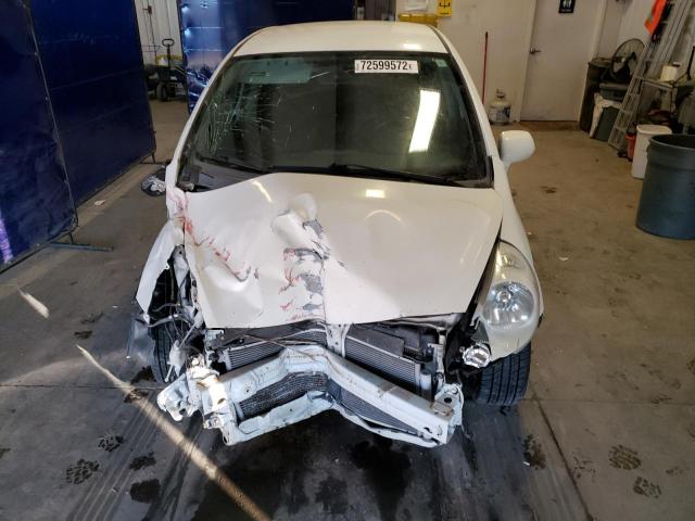 JHMGD38667S039296 - 2007 HONDA FIT S WHITE photo 5