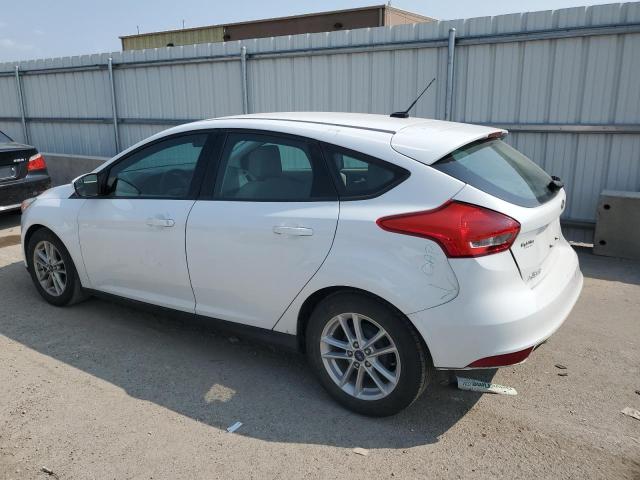 1FADP3K20JL319644 - 2018 FORD FOCUS SE WHITE photo 2