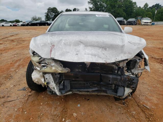 4T1BF3EK8BU620573 - 2011 TOYOTA CAMRY BASE WHITE photo 5