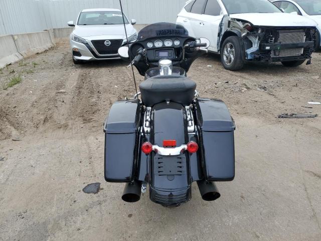 1HD1KBC10KB672001 - 2019 HARLEY-DAVIDSON FLHX BLACK photo 4