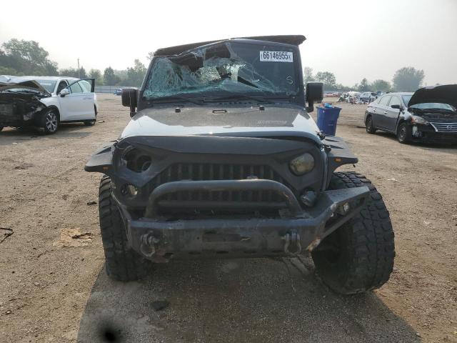 1C4BJWDG9JL907944 - 2018 JEEP WRANGLER U SPORT GRAY photo 5