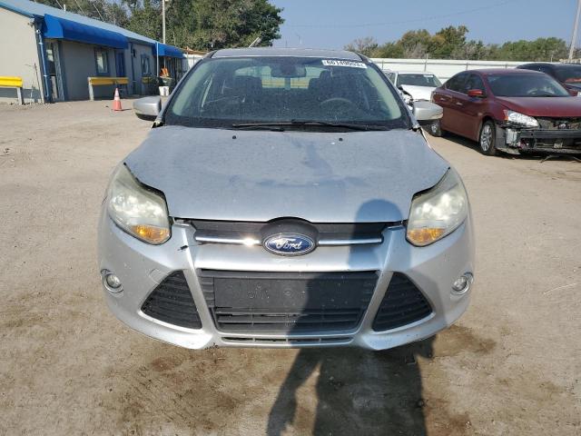 1FAHP3H20CL329439 - 2012 FORD FOCUS SEL SILVER photo 5