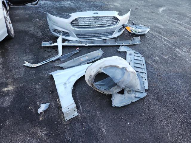 1FA6P0H77E5391946 - 2014 FORD FUSION SE SILVER photo 12