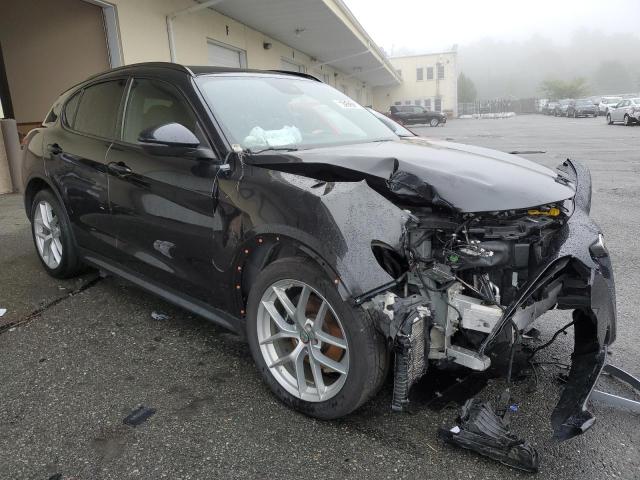 ZASFAKNN7J7B62411 - 2018 ALFA ROMEO STELVIO TI SPORT BLACK photo 4