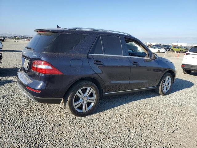 4JGDA5HB8CA002414 - 2012 MERCEDES-BENZ ML 350 4MATIC BLUE photo 3