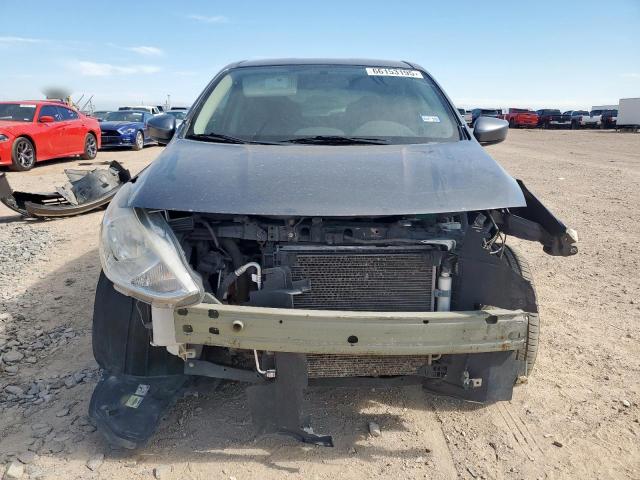 3N1CN7AP9JL879458 - 2018 NISSAN VERSA S 石墨色 照片 5