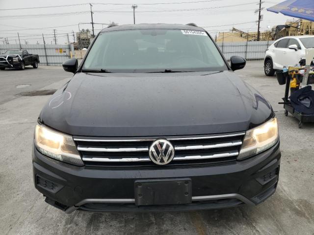 3VV3B7AX5JM188185 - 2018 VOLKSWAGEN TIGUAN SE Черный фото 5
