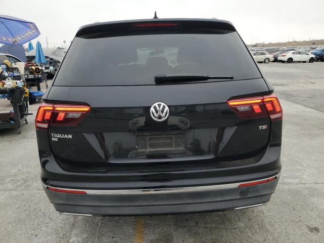 3VV3B7AX5JM188185 - 2018 VOLKSWAGEN TIGUAN SE Черный фото 6