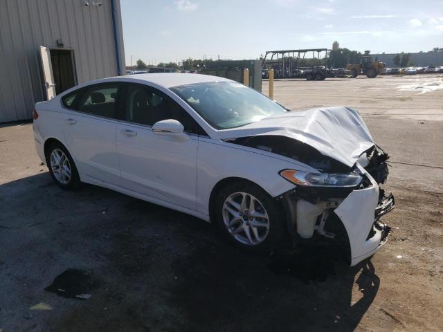 3FA6P0H76GR363751 - 2016 FORD FUSION SE WHITE photo 4