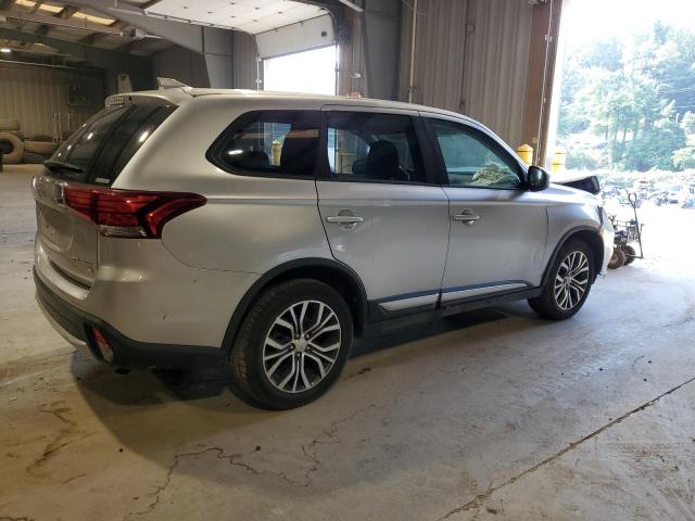 JA4AZ3A3XJZ004570 - 2018 MITSUBISHI OUTLANDER SE SILVER photo 3