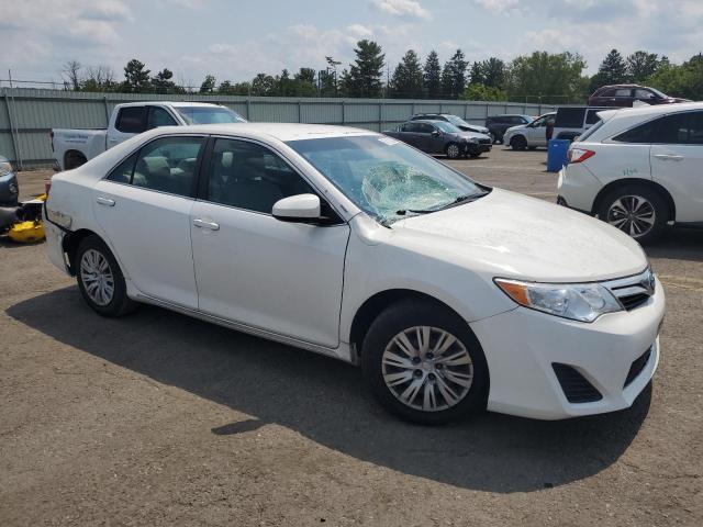 4T4BF1FK5ER345497 - 2014 TOYOTA CAMRY L WHITE photo 4