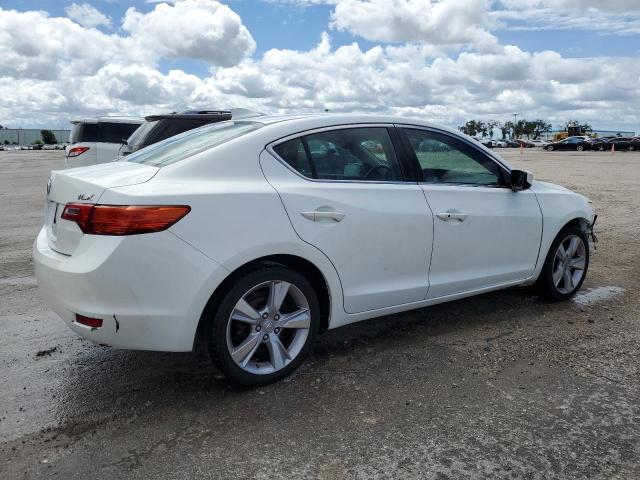 19VDE1F71DE019630 - 2013 ACURA ILX 20 TECH WHITE photo 3