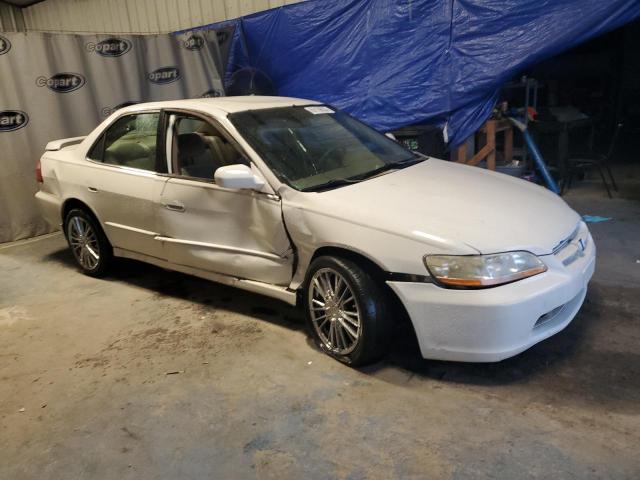 1HGCG5644XA118686 - 1999 HONDA ACCORD LX WHITE photo 4