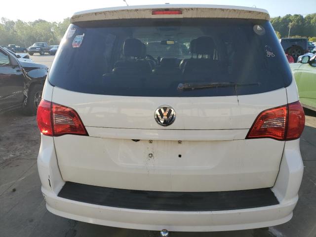 2V4RW3D10AR168826 - 2010 VOLKSWAGEN ROUTAN SE WHITE photo 6