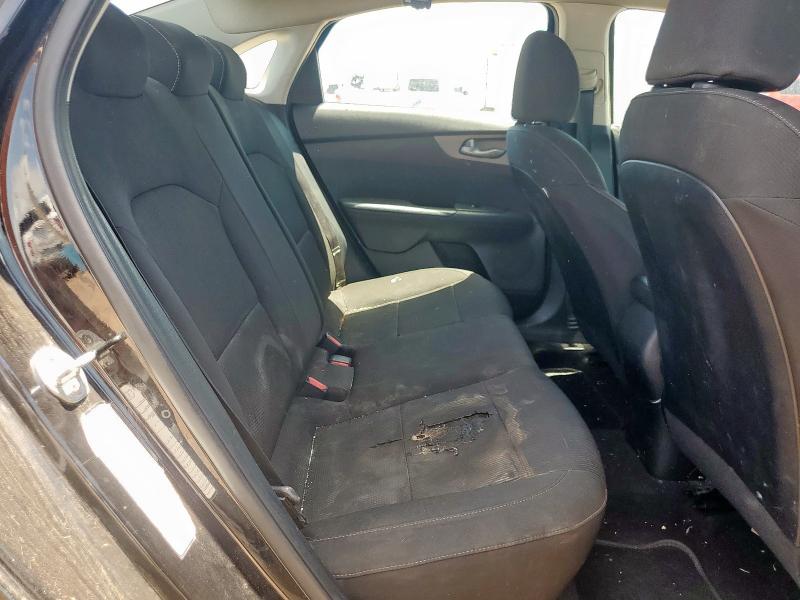 3KPF24AD9KE035627 - 2019 KIA FORTE FE Qara foto 10