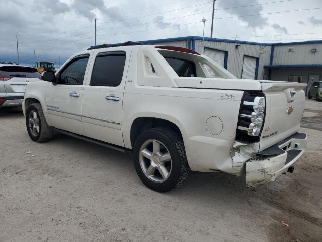 3GNMCGE0XCG243400 - 2012 CHEVROLET AVALANCHE LTZ WHITE photo 2