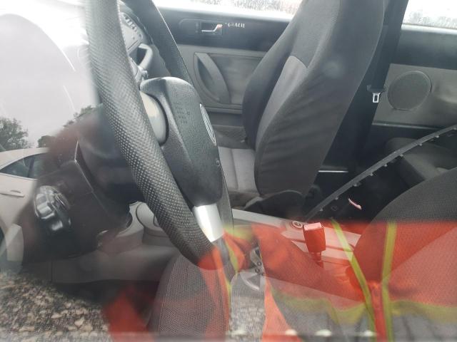 3VWBK31C45M409536 - 2005 VOLKSWAGEN NEW BEETLE GL 黑色 照片 9