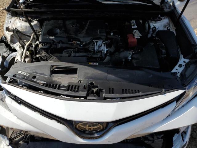 4T1B11HK9JU070233 - 2018 TOYOTA CAMRY L WHITE photo 12