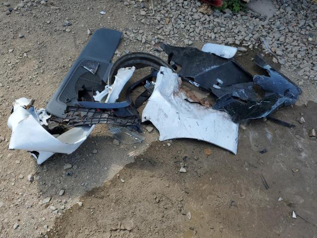 4T1B11HK9JU070233 - 2018 TOYOTA CAMRY L WHITE photo 13