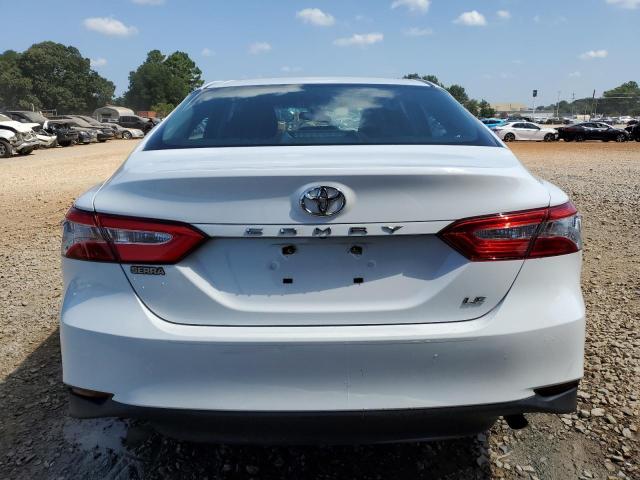 4T1B11HK9JU070233 - 2018 TOYOTA CAMRY L WHITE photo 6