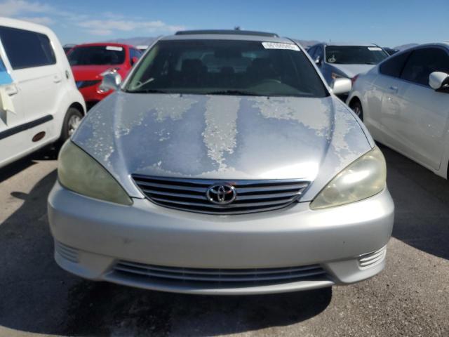 4T1BE32K75U576352 - 2005 TOYOTA CAMRY LE SILVER photo 7