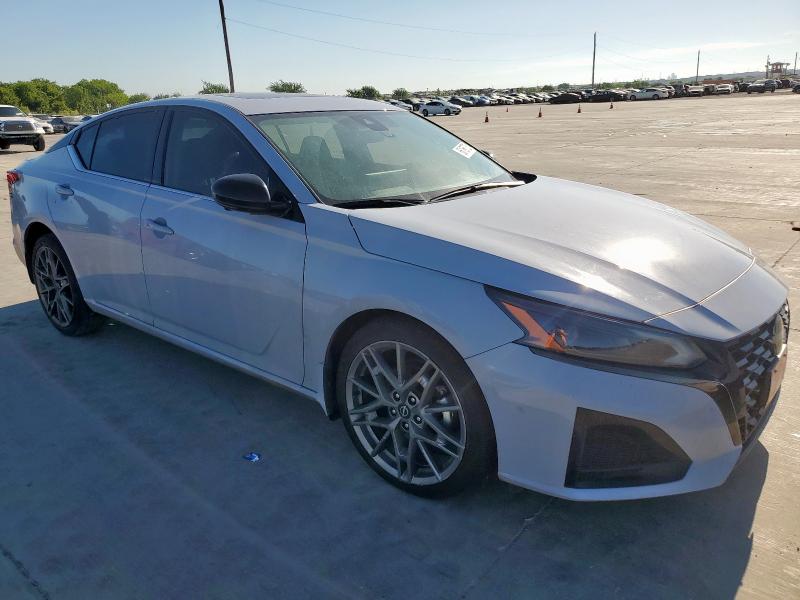 1N4AL4CV0PN395309 - 2023 NISSAN ALTIMA SR 蓝色 照片 4