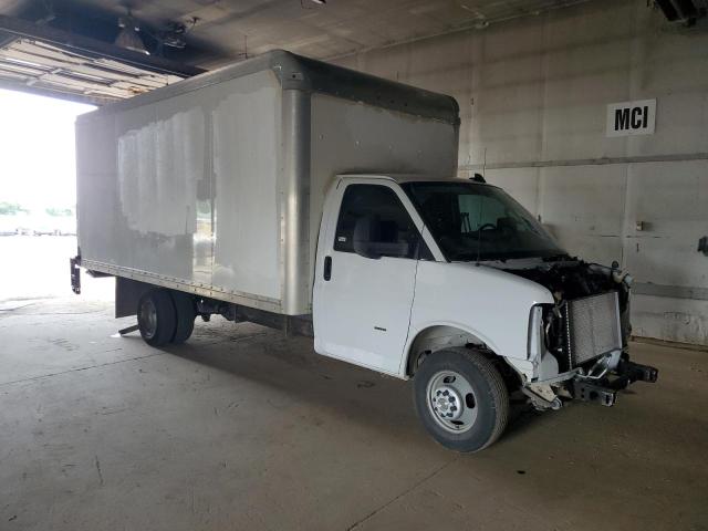 1HA3GTC76NN013697 - 2022 CHEVROLET EXPRESS G3500 თეთრი ფოტო 4