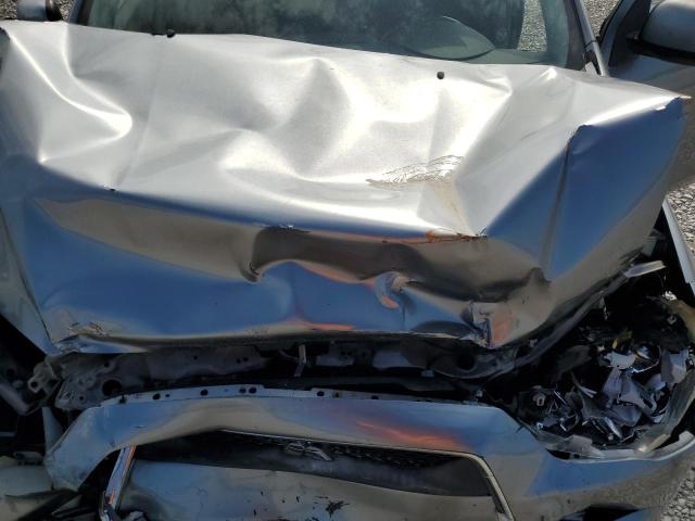 JA4AP3AU7BZ007006 - 2011 MITSUBISHI OUTLANDER ES Silber Foto 12