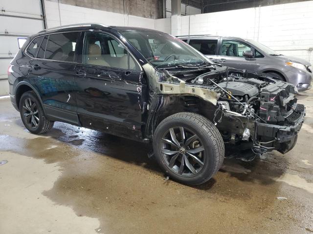 3VV2B7AX7NM130869 - 2022 VOLKSWAGEN TIGUAN SE BLACK photo 4
